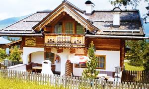 Meget hyggelig og velindrettet ferielejlighed i stueetagen. Den ligger ikke langt fra Krimmeler vandfaldet. Direkte adgang til terrasse (se ASA385). ...