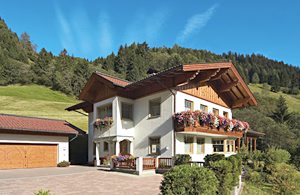 Denne skønne og moderne indrettede ferielejlighed i huset Laireiter ligger i Grossarltal. Byen byder på fritidsaktiviteter for alle. Ideelt til vandre- og cykelture. ...