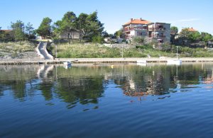  Fire dejlige ferielejligheder lige ved havet og med havudsigt. ...