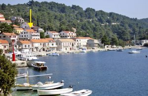  Disse to ferielejligheder er komfortabelt indrettet og byder på de perfekte rammer for en familieferie. For grupper anbefaler vi, at I lejer CDS347 og 348 sammen, da de er forbundet med en udendørs ...