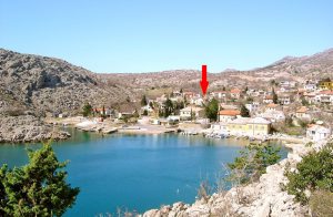  Dette hyggeligt indrettede sommerhus, ligger i den lille fiskerby Cesarica ved adriaterhavskysten. Selvom huset er enkelt og funktionelt indrettet, er huset godt udstyret og et dejligt sted at slappe ...