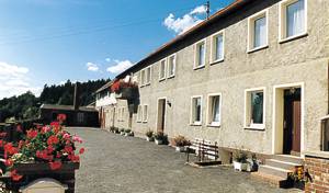  Hyggelig ferielejlighed med separat indgang. Der er adgang til fælles bordtennis, fitnessrum og minikeglebane. Lejligheden ligger i Harzen. ...