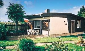  Hyggelig og godt indrettet etplanshus med åben terrasse og velholdt have. 2 cykler på forespørgsel. ...