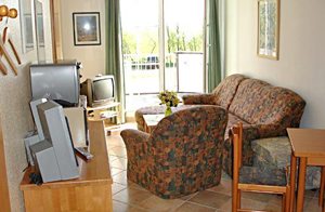 Denne praktisk indrettede lejlighed ligger i spidsen af øen: Gollwitz. Mulighed for sauna mod betaling. Slutrengøring og energi, skal betales lokalt. ...