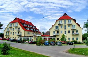 Let og komfortabelt møbleret lejlighed på den smukke ø Gollwitz. Der er mulighed for sauna mod betaling. Slutrengøring koster 38 Euro og energi skal betales lokalt. Se også: DMK281-290. ...