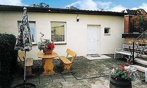  Hyggelig indrettet bungalow der ligger på ejerens grund. Nyt bad og moderne køkken. Åben Terrasse. 30 km til Schwerin. ...