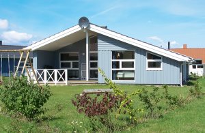  Schönhagens gæster er særligt glade for den godt 1000 meter lange strand, som grænser op til stranden i Kappeln. På stranden overvåges gæsternes sikkerhed af livreddere. Mod syd afgrænses str ...