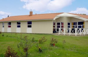 Schönhagens gæster er særligt glade for den godt 1000 meter lange strand, som grænser op til stranden i Kappeln. På stranden overvåges gæsternes sikkerhed af livreddere. Mod syd afgrænses str ...