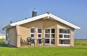 En herlig sandstrand, en lille og rolig strandpromenade og et anlæg med eksklusive luksusferiehuse med tilbud for enhver pengepung - det er badebyen Schönhagen ved Østersøen. Schönhagens gæster ...