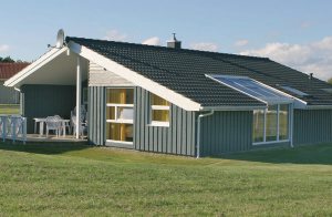 I denne herlige oase af afslapning vil I opdage, at ferien næsten er for kort til at prøve alle den multifunktionelle saunas mange muligheder og finde jeres favorit. Prøv milde badeformer, som fx ...