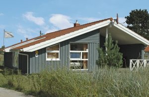 I denne herlige oase af afslapning vil I opdage, at ferien næsten er for kort til at prøve alle den multifunktionelle saunas mange muligheder og finde jeres favorit. Prøv milde badeformer, som fx ...