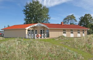I Slesvig-Holsten, landet mellem Nordsøen og Østersøen, ligger Friedrichskoog på en halvø i Nordsøen, lige ved nationalparken Schleswig-Holsteinisches Wattenmeer. Her ligger luksusferiehuse tæ ...