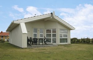 Lige i nærheden af den smukke strand ved Nordsøen ligger et anlæg med feriehuse efter skandinavisk forbillede. Disse lyse feriehuse med en smuk indretning er dejlige ferieboliger. Slap af i saunae ...