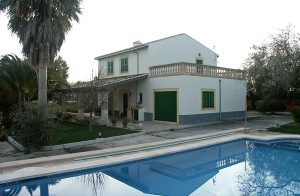  Ca'n Picafort er et fremragende udgangspunkt for dem, der godt kan lide at være på stranden. Fem minutter i bil og I er ved en af Mallorcas skønneste og største strande. Alligevel byder dette toe ...