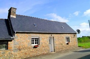  Dette charmerende landhus er enkelt indrettet, og ligger i et skønt område. Området er ideelt hvis man ønsker at udforske den smukke region omkring Côtes d'Armor. ...