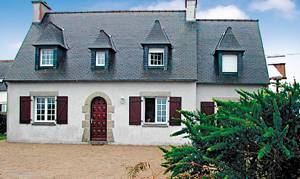 Lige i nærheden af havet og en sandstrand ligger dette enfamilieshus med have. Fra feriehuset er der en skøn udsigt til havet. ...
