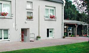  Denne ferielejlighed ligger i et fredeligt kvarter. En separat indgang og en lille have gør den tiltrækkende. Ejerne bor i huset. ...