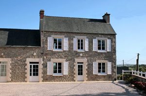  Renoveret i 2008 huset har en storslået udsigt over bugten Saint Vaast, og er et ideelt udgangspunkt for udflugter til halvøen Cotentin. ...