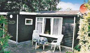  Dette komfortable træhus befinder sig i udkanten af en campingplads i nærheden af Dokkum, Lauwersmeer og Vadehavsøerne. Svømmehal 2 km. ...