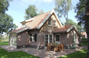 Komfortabel luksuøs villa der ligger i ferieparken Buitengoed Het Lageveld. I parken finder I også en dejlig badesø på 36 ha, her vil I garanteret finde det dejligt at være i sommermånederne, e ...