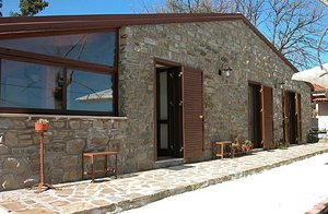  Lille hus i typisk natursten kun få skridt fra den lille by Camella. Cilentos hav og bjerge nås på ganske få minutter i bil. ...