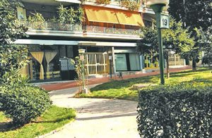 Flot lejlighed, der ligger i et område nær Gianicolo. Lejligheden er moderne og funktionelt indrettet. Der er bilparkering for gæsterne. Elevator til rådighed. ...