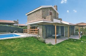  Feriehus mellem den karakteristiske landsby Stintino og det fantastiske Capo Falcone, som dominerer stranden 'Spiaggia Della Pelosa' med sit glasklare vand. Den gamle flække Stintino, som førhen va ...