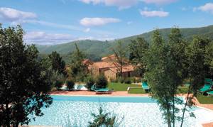  Komfortabelt feriehus i et totalrenoveret middelalder-'borgo'. Der er en overdækket terrasse og en plæne til solbadning. Der er restaurant om sommeren. Tilkørslen er ikke asfalteret. ...