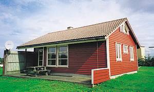  Pænt hus nær flot badestrand og det fuglerige Orrevatnet. Gode fiskemuligheder i både hav og elv. ...