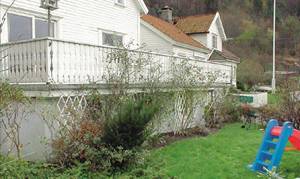  Dejlig lille lejlighed i kælderetagen (overetagen lejes også ud), ved skærgård og havet. Der kan fiskes i hav og fjord. Dykkemuligheder. Dykkerflasker (200 bar) udlejes: NOK 50,- pr. påfyldning. ...