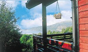  Hytte i spredt bebygget omr. Ugenert med god udsigt. Badevig 1 km. Gode fiskemlg. Ture til fods og i bil. Bergen ca. 1,5 t. ...