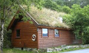 Ved en fjordarm til den store Samnangerfjord ligger dette veludstyrede feriehus. Fjorden er utrolig fiskerig. Huset ligger 1 times bilkørsel fra såvel Bergen som Hardanger. ...