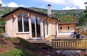  Miljøhus på højfjeldet med panoramaudsigt over dalen og det idylliske vandløb Tovdalsvassdraget med mange bækkelejer og fosser. Gode fiskemuligheder. Velegnet til flere familier. Fine turløjper ...