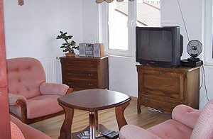  Tre separate ferielejligheder i et rækkehus i den lille by Darlowo. PPO484 er hyggeligt indrettet, ligger i stueetagen og har en lille have. PPO584 er moderne og lyst indrettet og ligger i tagetagen ...