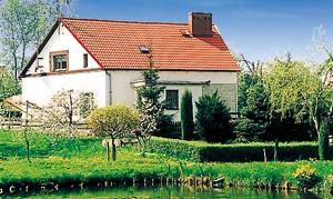  Tidligere landhus på stor, bevokset grund. Billardbord (billardrum ikke opvarmet). Gode vandremuligheder. Garage kan lejes. Olie efter forbrug. ...