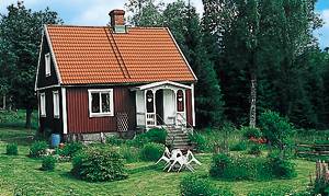  Hyggeligt feriehus på stor, uforstyrret naturgrund. Gæstehus med dobbeltseng og tekøkkken.