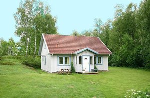 Fint hus med god standard. Privat grund ved åen Ätran. 2 cykler ved huset. Bade- og fiskemuligheder indenfor 2 km. Ullared 16 km. ...