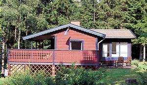  Dette hus med stor altan ligger i blåbærområde med god udsigt over søen Söingen. Tæt på S04482. ...