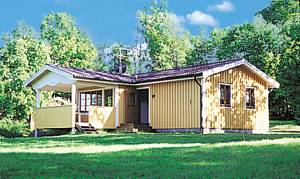 Dette hus har smuk beliggenhed kun 150 m fra sø, hvor der ligger båd, og I kan fiske og bade. 15 km til Fegen, 50 km til Isaberg. ...