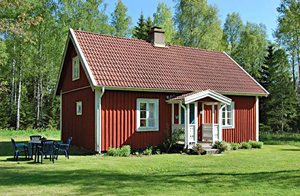  Fint traditionelt smålandsk husmandslod m. gammeldags charme og en rar atmosfære. Nær meget