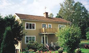 Feriehus på tidligere bondegård ensomt beliggende. Rolige og smukke omgivelser. Astrid Lindgren Verden 30 km. Ikkeryger. ...