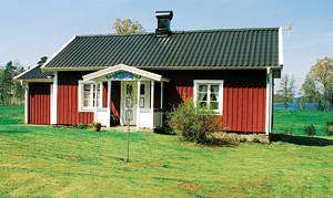  Velholdt husmandssted i roligt område med søudsigt og egen strand. Udeplads med aftensol. Vildtrigt område. ...