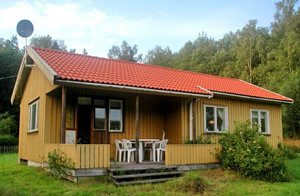  Dejligt og hyggeligt feriehus i smukke Aröd med flere bade- og fiskesøer i nærheden. Mange bær, svampe og gåstier indenfor kort afstand. I ...