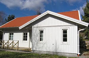  Veludstyret hus i nærheden af en af Sveriges fineste skærgårde. Høj standard med bl.a. spabad og sauna. Fjällbacka 4 km. Badeplads i Sälvik ca. 4 km. ...