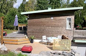 Moderne feriehus på ejerens grund ved Byfjorden. Museum, vandreområder m.m. indenfor 10 min.'s kørsel. Mulighed at leje båd efter forspørgsel. ...