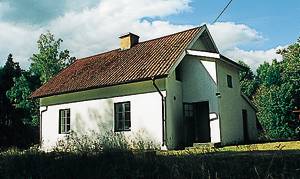  Moderniseret hus nær ved flot naturområde. Linköping/Norrköping 25 km. Kolmårdens Dyrepark 40 km. ...