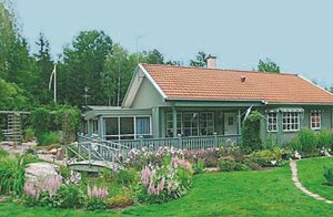 Dejligt hus med høj standard. Dejlig ugenert anlagt have. Rigt dyre- og fugleliv omkring huset. Udestue. Gode udflugtsmål. Astrid Lindgrens Verden 80 km. ...