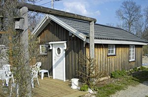Et herligt feriehus med en beliggenhed midt på øen. Godt vandreområde og cykelstier og mange gode bademuligheder. Ca. 20 m til vej 148. ...