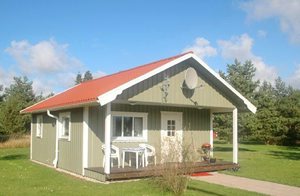  Et hyggeligt feriehus beliggende ca. 10 min. nord for Visby. Nær den berømte Lummelundagrotte. ...