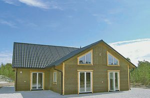  Helt nybygget hus med al mulig komfort. Spændende planløsning, megen plads. Fantastisk beliggenhed blot 100 m fra havet i vidunderlig natur. Fine sand- og stenstrande i gåafstand. Kun familier. ...